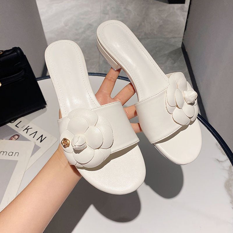 2024 New Camellia Slippers Flat One Word Sandaler For Kvinner Mote Strand Med Flate Hæler Tøfler Sko