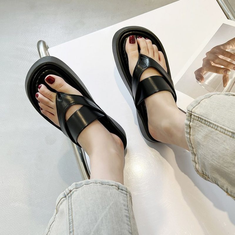 Tøfler For Damer 2024 Sommer Nye Cross Belte Flip Flops Mote Tykk Bunn Sandaler Strandsandaler