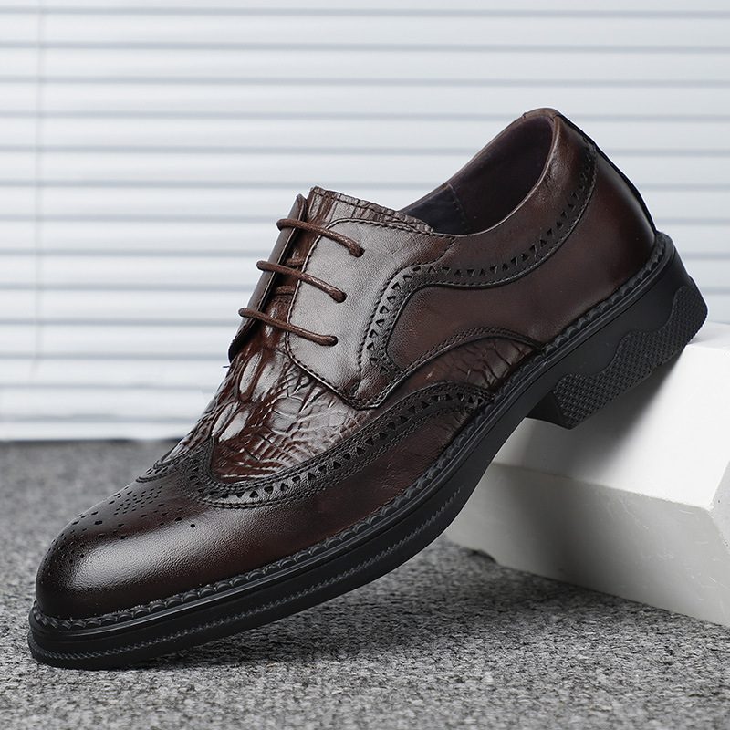 Nye Herresko Skinn Spiss Tå Ungdomstrend Formell Business Formelle Sko Snøring Krokodillemønster Brogue Sko