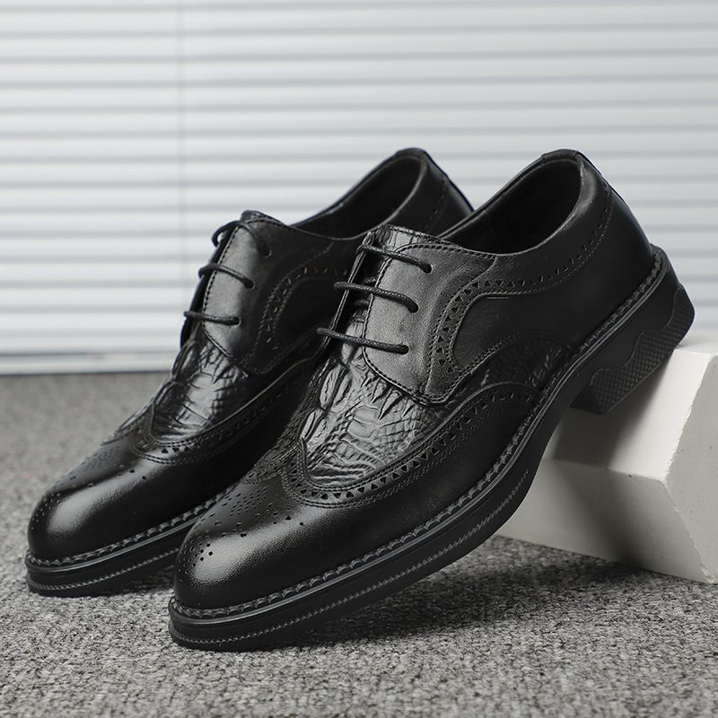 Nye Herresko Skinn Spiss Tå Ungdomstrend Formell Business Formelle Sko Snøring Krokodillemønster Brogue Sko