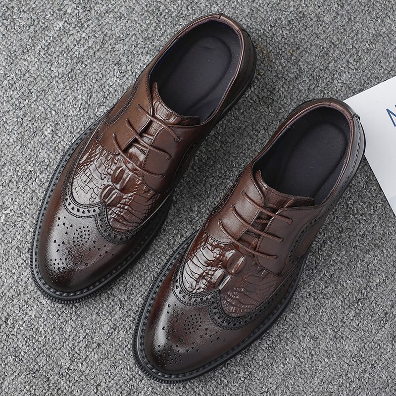 Nye Herresko Skinn Spiss Tå Ungdomstrend Formell Business Formelle Sko Snøring Krokodillemønster Brogue Sko