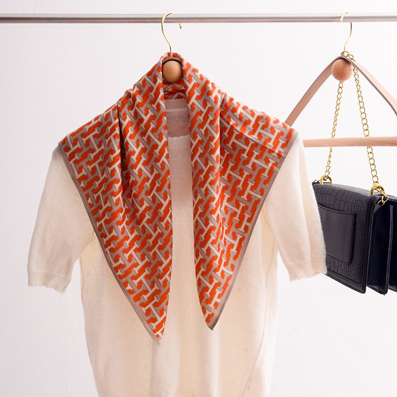 Nytt Strandskjerf Retro Trendy Firkantet Skjerf Vår Og Sommer Reise Must-ha Silke Lyst